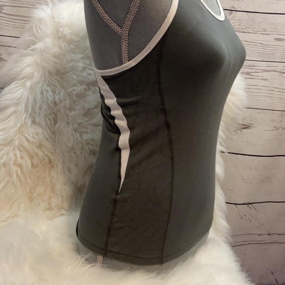 Nike sport top - Picture 2 of 3